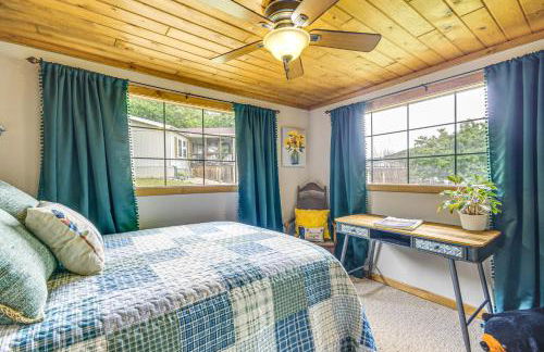 Hike, Swim and Fish Lakefront Cabin in Roach! - Foto 15