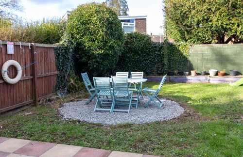 Spacious & Modern Triple-Story Cardiff Home with Pool Table - Foto 9