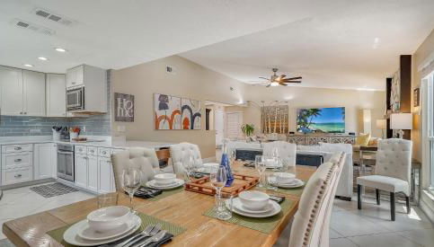 Beautiful Home - Oasis Backyard with Heat Pool - Foto 3