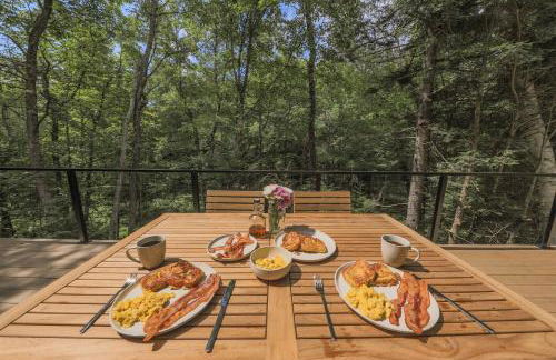 Cozy Luxury Cabin w Hot Tub, Fire Pit, King Bed - Foto 30