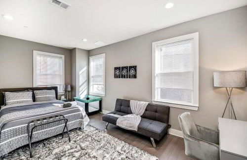 Exceptional Downtown Townhome with Roof Deck -4Bedroom & 3Baths - Foto 19