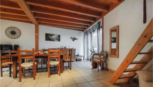 2 Bedroom Awesome Home In Bas-En-Basset - Foto 5