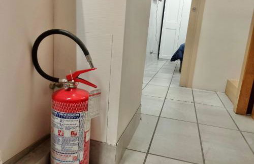 "R&P apartment", short term stay, elegant design, Bisceglie metro station, easy for San Siro and Fiera Milano, free parking - Foto 22