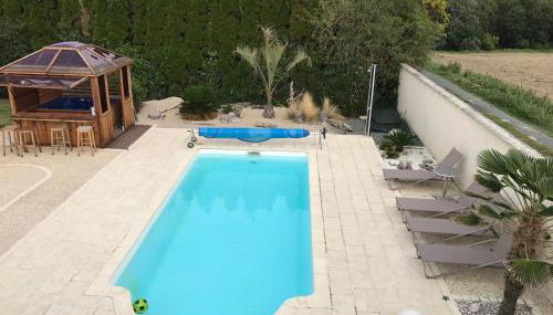 Piscine et jacuzzi à 2km de la plage de St Georges de didonne - Foto 2