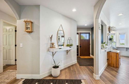 Black Hills Getaway with Hot Tub & Game Room for 18 - Foto 39