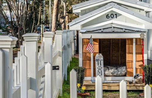 Downtown | Gorgeous | Pet Friendly! - Photo 24