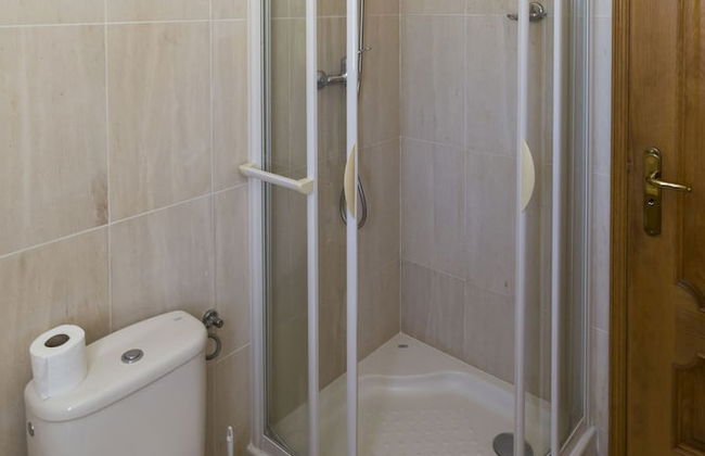 Silver Beautiful 4 Bedroom Vila Just Steps TO TH - Foto 22