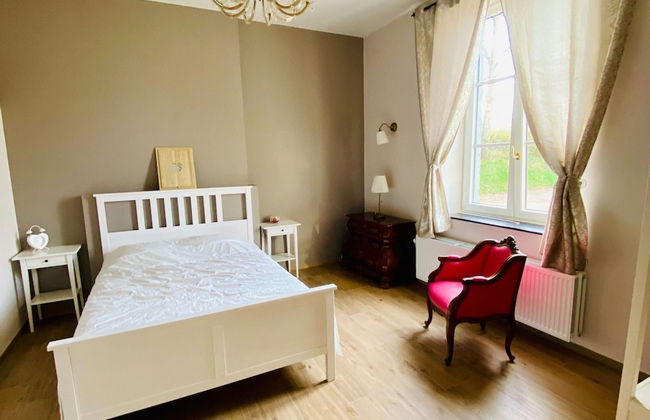 Elegant Hillside Mansion - Photo 4