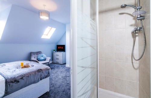 Progressive House 5 Bedrooms Inc Study with Sofabed, Garden, Smart TV in Every Bedroom FREE Parking - Foto 66