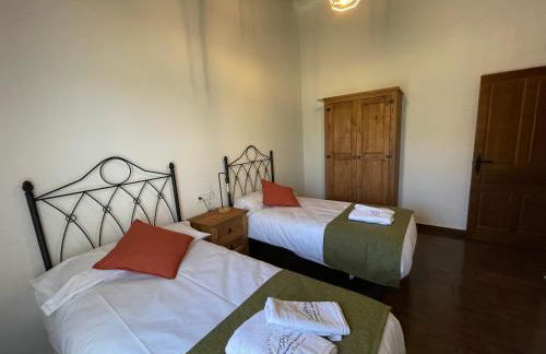 APARTAMENTOS DOÑA JIMENA DEL AMBROZ 4 Estrellas complejo único en el centro del pueblo - Foto 10