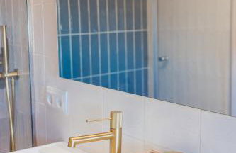 Villa renovada vista al mar y piscina climatizada - Foto 60