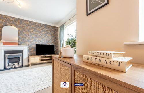 Last-Minute Escapes ! Summer Days l RTM Stay l 4 -Bed House By Finesse Stays Short Lets & Serviced Accommodation Wakefield With Parking, Contractors - Foto 23