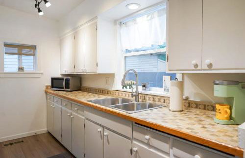 Charming Midtown Cottage Walkable & Cozy - Foto 16