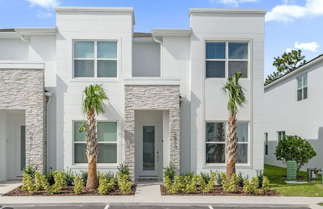 Modern 4BR Family Home With Private Pool - Photo 19