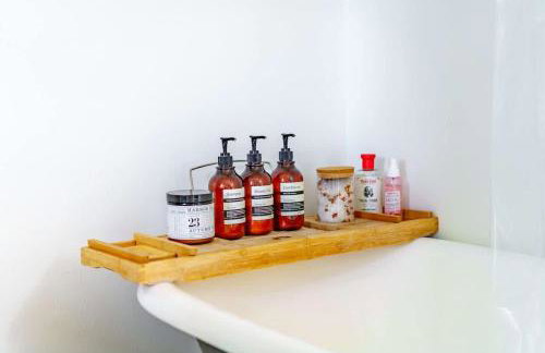 Jungle Fever by Jungle House Walk to High Street Near Convention Center OSU & Nationwide Arena Downtown & Short North 5 800 Reviews Private Parking - Foto 41