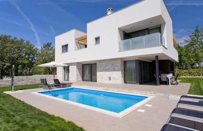 Villa in Novigrad With Pool & Rooftop Terrace - Foto 17
