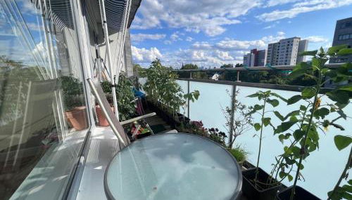 Zentrale, helle Wohnung mit Balkon! Ideal für Messe, Business und Städtereise - Foto 5