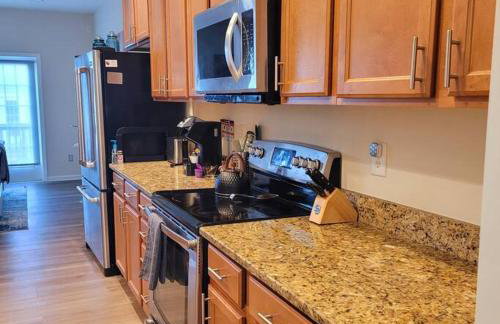 Modern & Luxurious 3 Bdrm 2.5 Bath Townhome - Foto 18