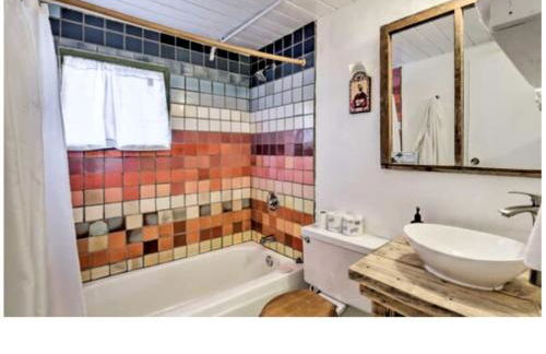 Rural Log Cabin Rental for Couples near Taos Ski Valley - Foto 19