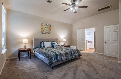 New Beautiful 4/BR Vacation Home - Photo 5