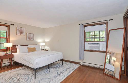 Master Bedroom with bath in a beautiful home - Foto 1