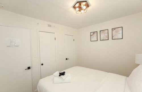 Sojourn's Harborage Jellyfish Suite Near Beach - Photo 21