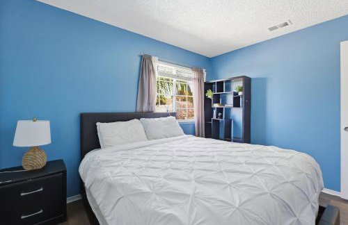 Colorful and Cozy Haven with Heated Pool - Foto 10