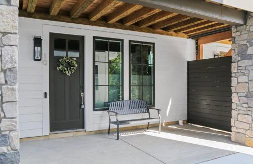 Luxe by the Lake - Pool Access - Photo 52