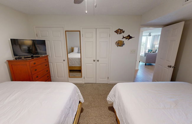 Dolphin Point 306c 2 Bedroom Condo by RedAwning - Foto 4