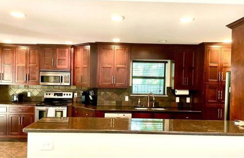 Fayetteville Retreat - Centrally located - Next to Washington Regional Hospital - Photo 9