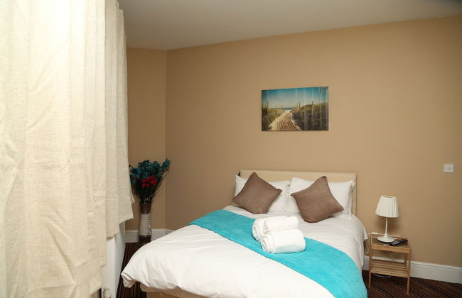 Birmingham Central Station Apartment - Photo 8