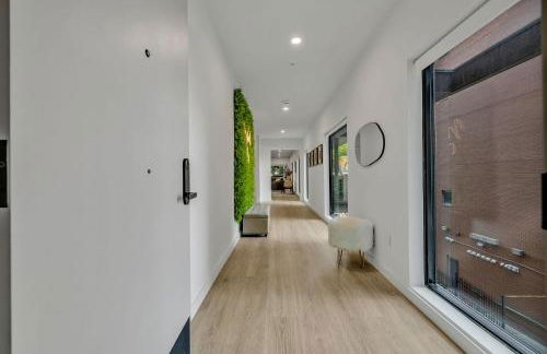 HUGE downtown corner unit- Pool-Gym-Walk 2 Broadway - Foto 4