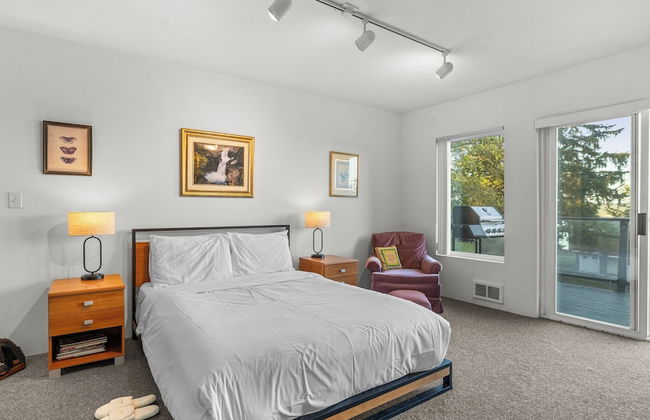 Incredible Water Views, Deck Relaxing Retreat Greenbank Getaway by Avantstay - Foto 19