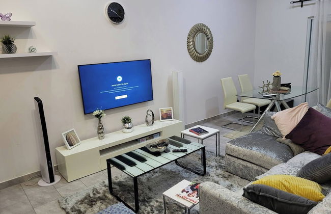 Serene Oasis in East Legon Hills - Chic 2 Bedroom Retreat - Photo 15