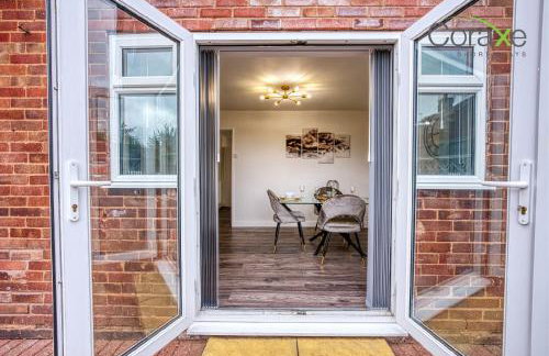 3 Bedroom Blissful Living for Contractors and Families by Coraxe Short Stays - Photo 41