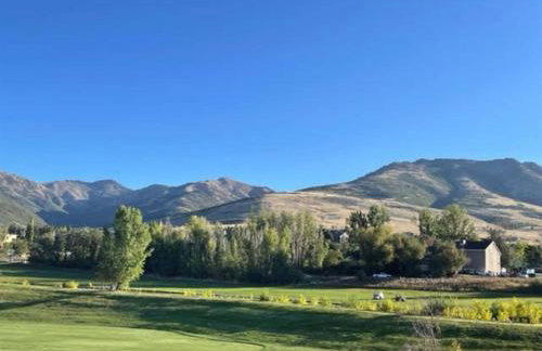 Welcoming Wolf Getaway WL1405 Ski Escape Hot Tub - Foto 35