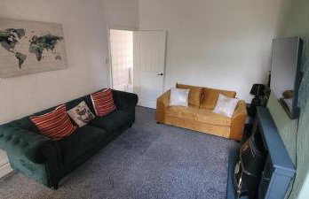 Manchester Contractor House - Fast WiFi - Sleeps 7! - Foto 20