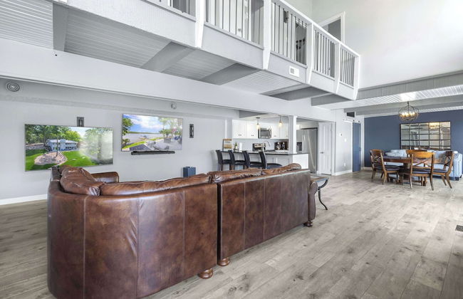 For the View Lakeside Launchpad! Great Location - Foto 8