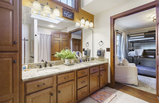 Table Rock Manor at Whitefish Bay - Photo 25