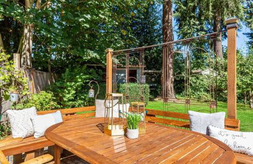 Mid-Century Modern Home - 3-Bedroom Rambler - Foto 15