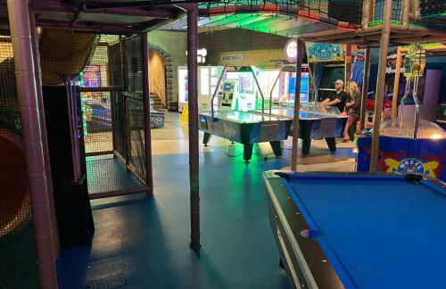 Rendezvous at Regal Palms - Nearby Theme Parks - Foto 81