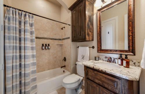 Iron & Ivy 5BR5BA Sleeps 12 - Foto 57