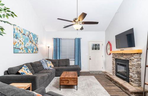 Elegant Cades Cove Condo with Community Pool - Foto 2