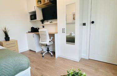 Luxury Private Room with Shared Bathroom and with its own Kitchenette in Halesowen R2 - Foto 11