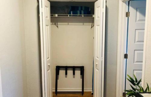 Downtown Dunedin! 2 bedroom 2 bath NO KIDS, NO PETS - Photo 4