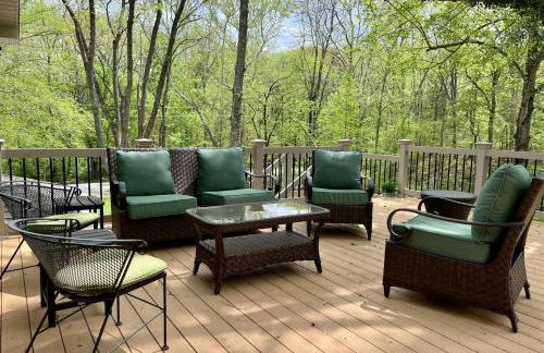 Family-Friendly 3BR Home w Bunk Room & Yard - Photo 5