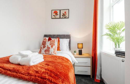 Entire 4 Bedroom house in Bootle Liverpool-Ideal for contractors, family and group-Free Parking & Free internet-Sleeps 7 - Foto 28