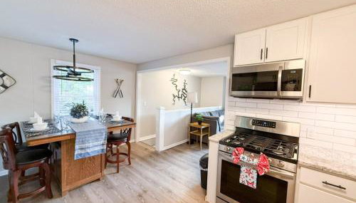 Lakefront 4BD2BADockGrillDecksFirepit-12PP - Photo 4