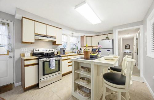 Ocean Breeze-8min Walk to Beach - Foto 16