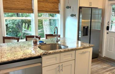 River Run Cottage Modern 2BR Waterfront Retreat in Linville Land Harbor - Foto 80